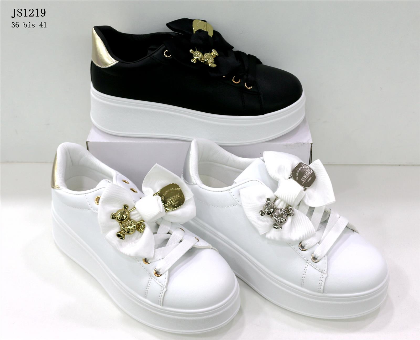 Sneaker
